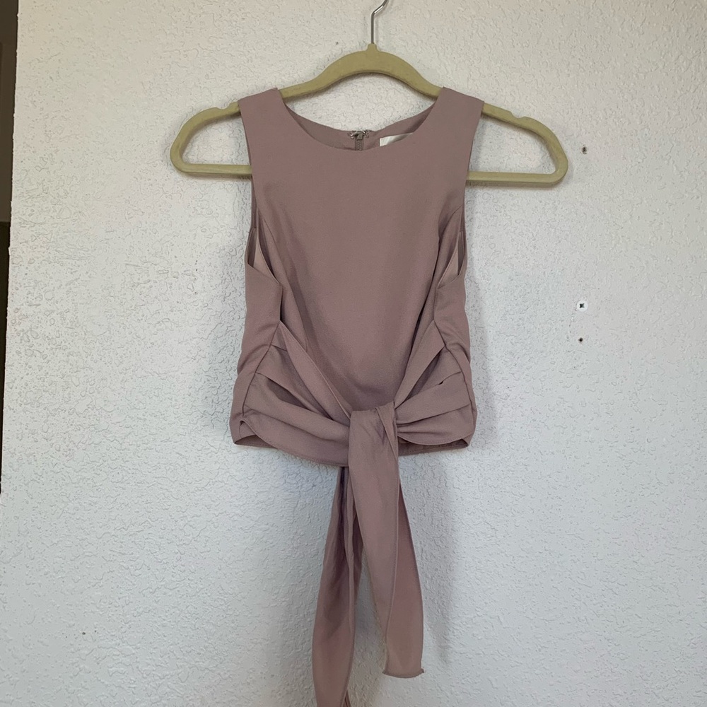 J.O.A neutral crop top